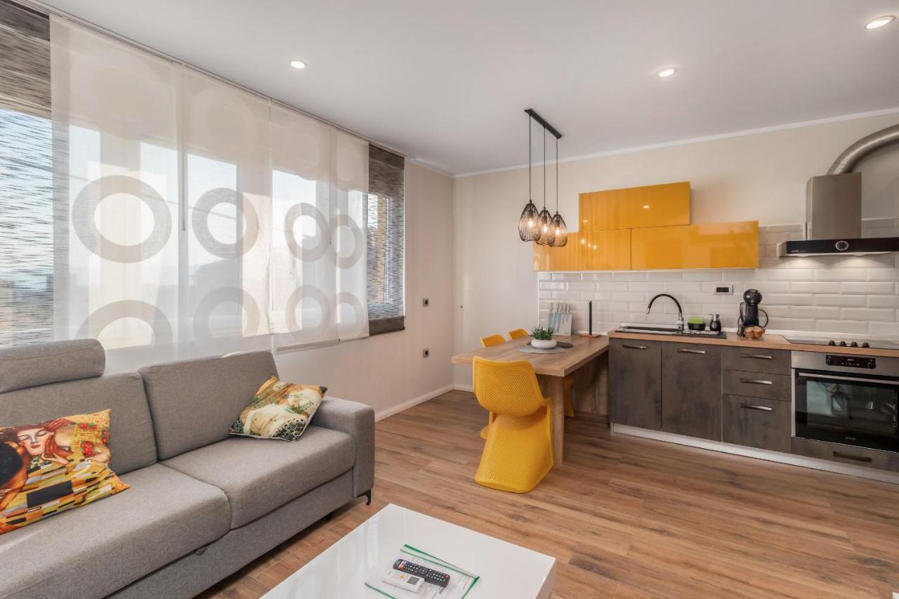 Adastra Apartments With Private Parking And Floor Heating Рийека Екстериор снимка