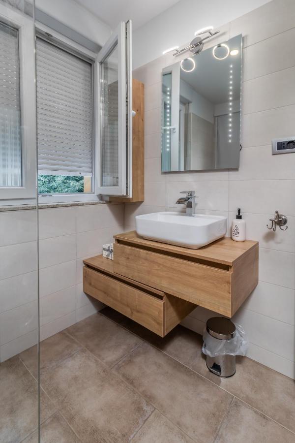 Adastra Apartments With Private Parking And Floor Heating Рийека Екстериор снимка